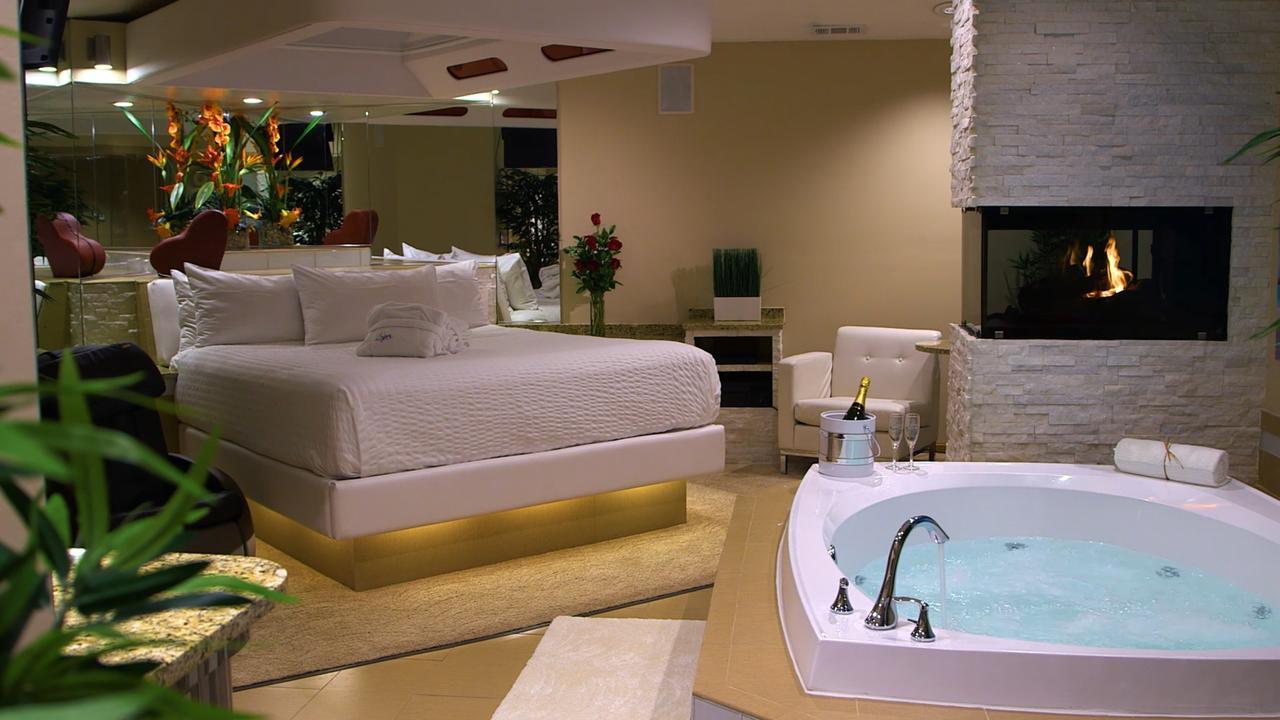 Sybaris Pool Suites Frankfort - Adults Only Bagian luar foto